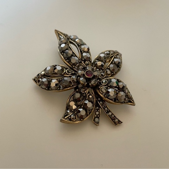 Rare Vintage Weiss Crystal and Ruby Petaled Brooch - Picture 2 of 9